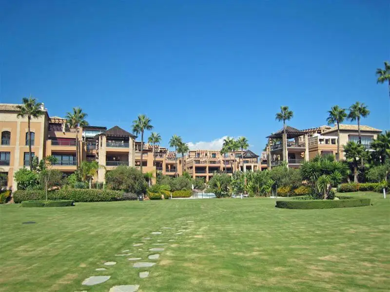 Apartamento en San Pedro Alcántara Primera Línea de Playa