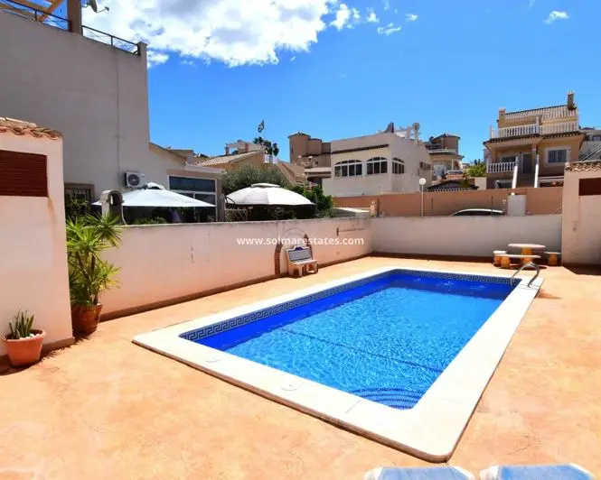 Casa 3 Dormitorios en Venta