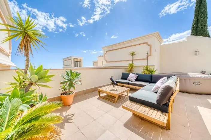 Atico Duplex Calahonda Vistas Panoramicas al Mar