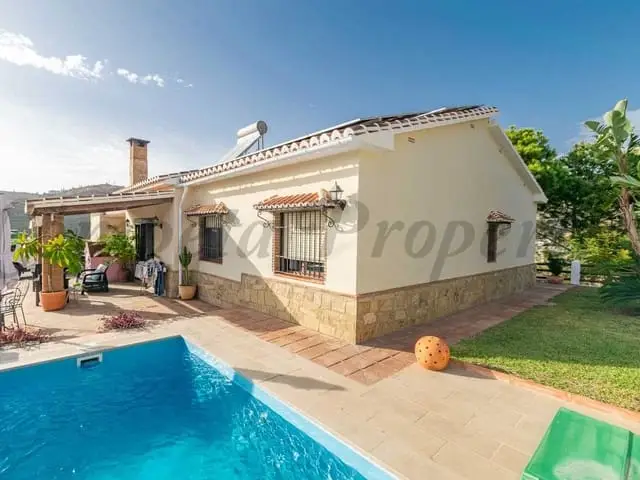 Casa de Campo en Torrox Costa 3 Dormitorios Piscina Privada