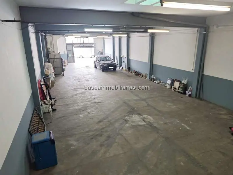 Nave Industrial con Vivienda en Granollers