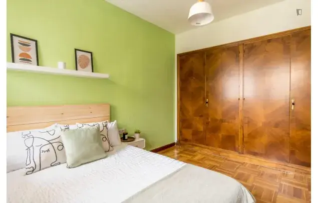Alquiler Apartamento 7 Dormitorios Madrid - Menores 35 años