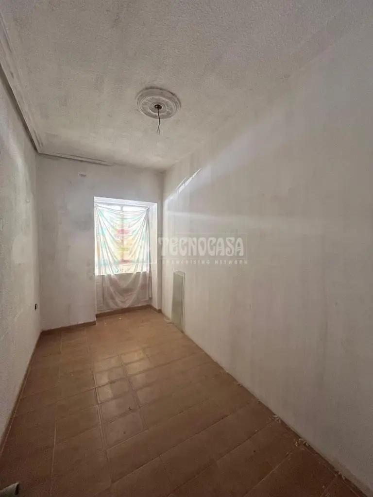 Piso en venta en Linares