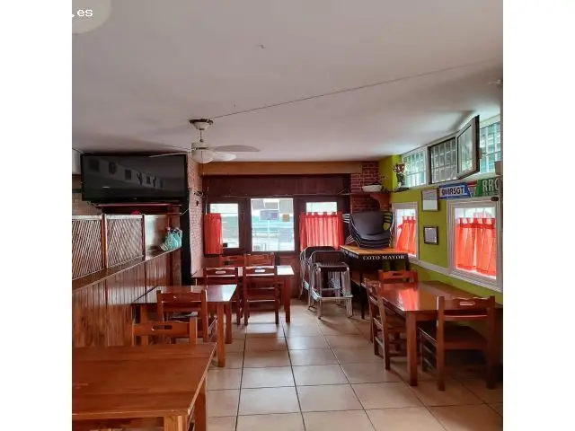 Traspaso Bar Santiago de Cartes: Negocio Equipado con Clientes Fijos