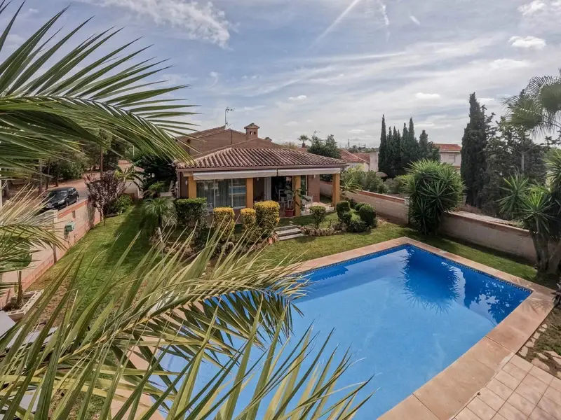 Chalet de Lujo en Venta en L Eliana Valencia