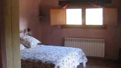 Chalet Rustico en Morella con 6 Habitaciones y Jardin