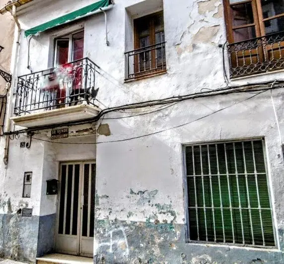 6 Bed Townhouse for sale