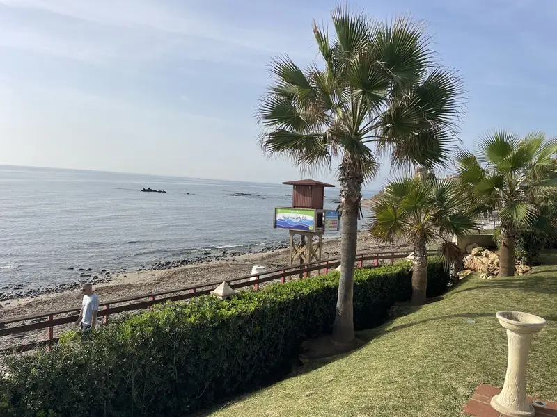 Apartamento 3 Dormitorios Primera Linea de Playa Calahonda