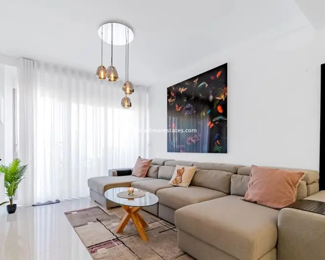 Apartamento en Venta 2 Dormitorios Solarium Privado Cerca de la Playa