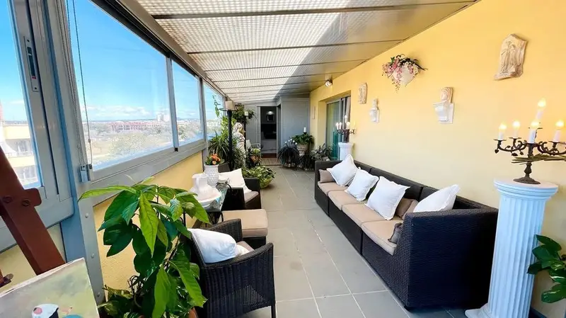 Penthouse en Palma con Vistas al Mar y Piscina