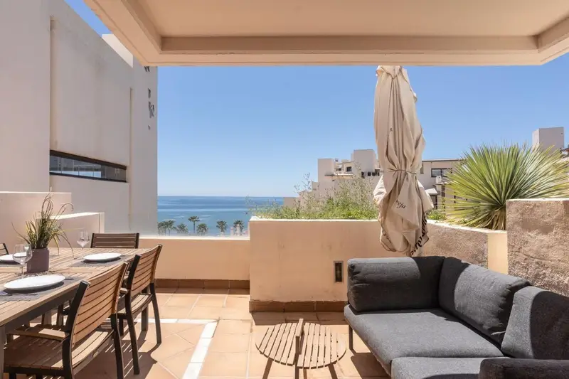 Atico Lujo Primera Linea Playa Estepona 2 Dormitorios Piscina Privada