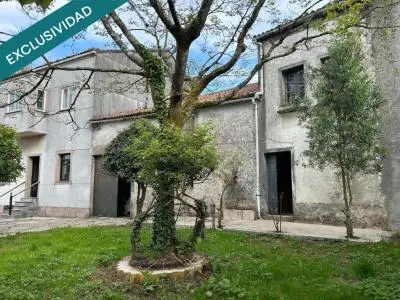 Exclusivo Conjunto Inmobiliario para Reformar en Santiago de Compostela