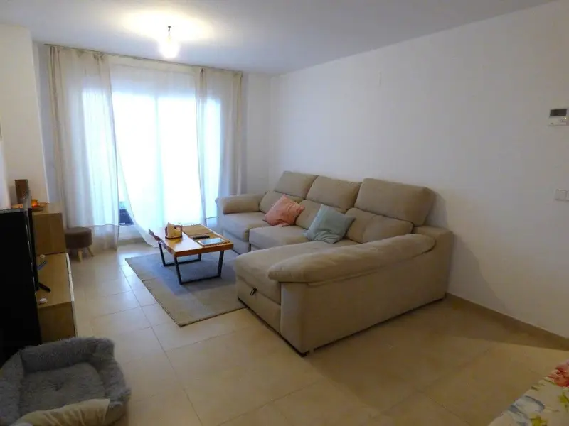 Piso en venta en Cala Villajoyosa con piscina y parking