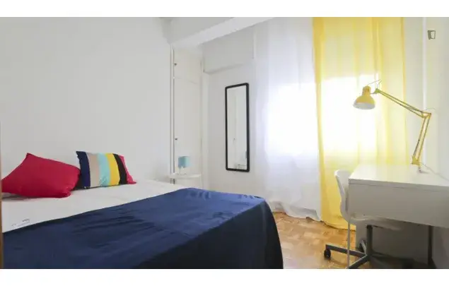 Alquiler Habitaci
ón Madrid Plaza Castilla 7 Dormitorios