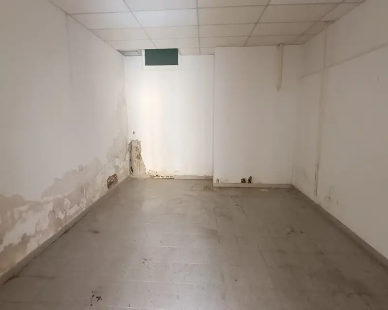 Local en Vilanova i la Geltrú 141m2 2 baños