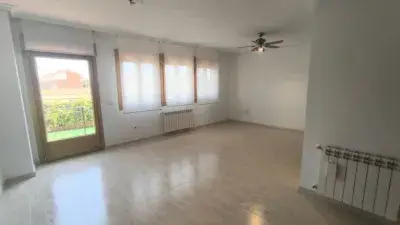 Chalet Adosado 3 Plantas en Alovera Cerca Mercadona
