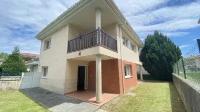 Chalet en Villaverde de Pontones con 250m2 de parcela