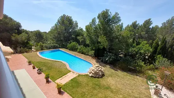 Chalet con 4 Apartamentos en L'Ametlla de Mar