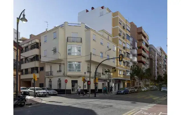 Rent 1 bedroom apartment of 40 m² in Málaga