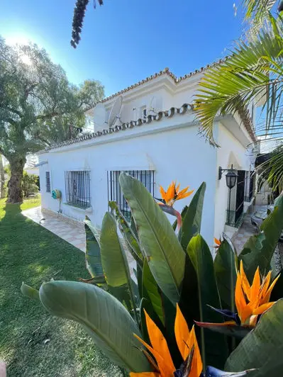 Villa 5 Dormitorios Calahonda Piscina Privada Vistas al Mar
