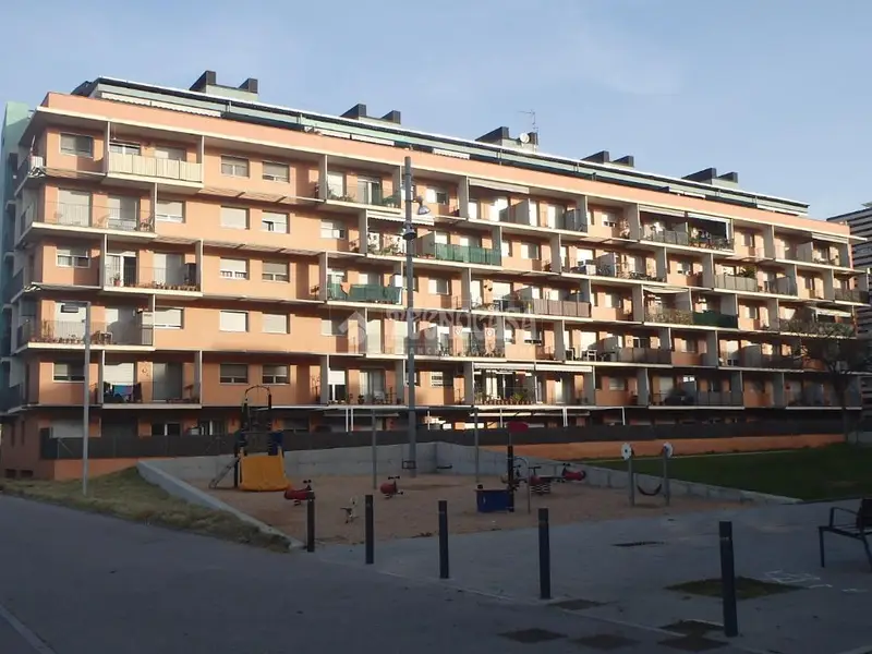 Piso Duplex en Sant Adria de Besos con Jardin y Terrazas