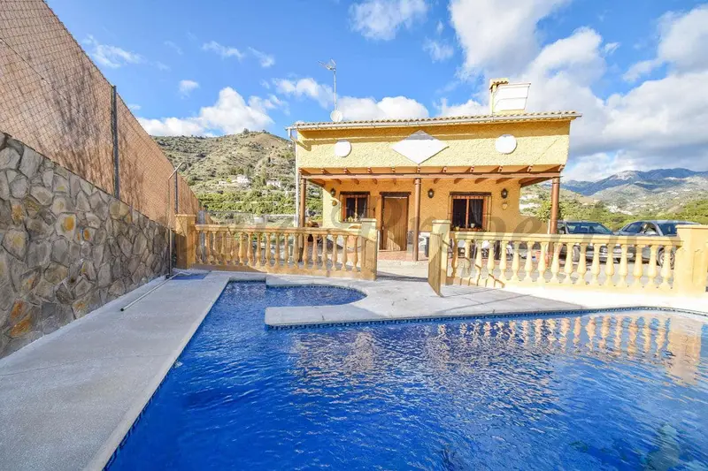 Casa Rural con Piscina Privada cerca de Torrox