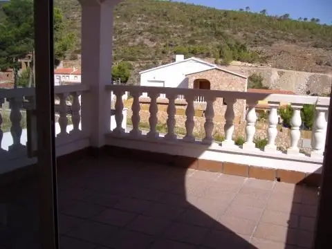 Chalet en Borras con Piscina y Jardin
