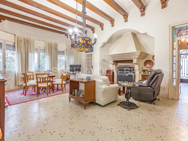 Chalet en venta en Terrassa con piscina y jardin