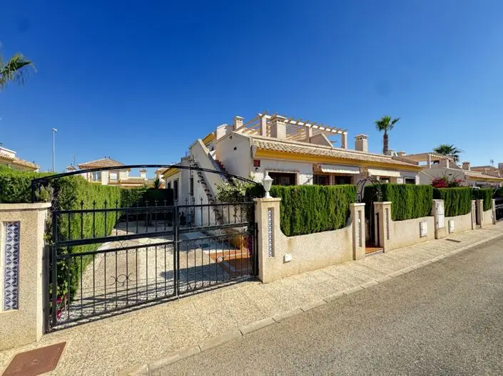 Bungalow 2 Dormitorios Villamartin Soleado Jardin Piscina