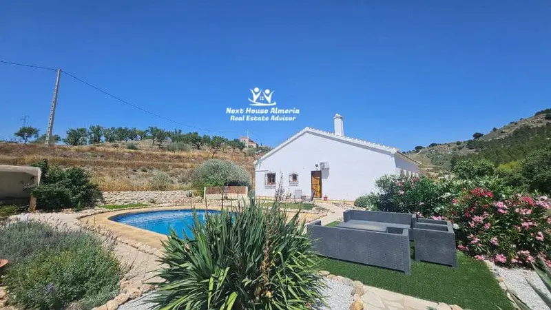 Casa Rural con Piscina Privada en Almeria