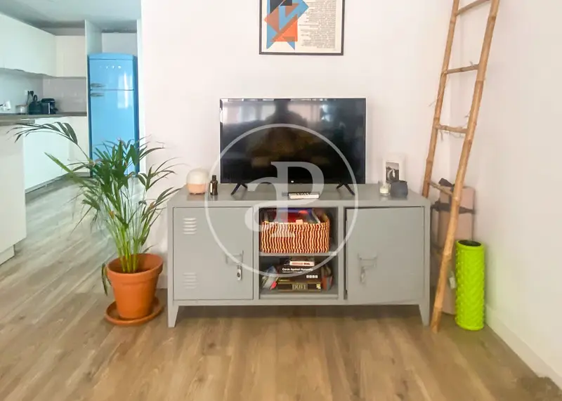Piso en venta en Sants cerca de Calle Badal