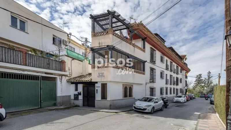 Piso en Venta en La Zubia con Garaje y Ascensor