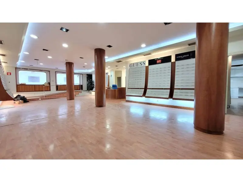 Local Comercial en Venta Bilbao Centro Abando