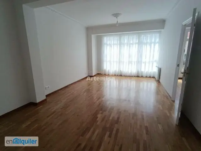 Piso Reformado Centro Ferrol Sin Muebles