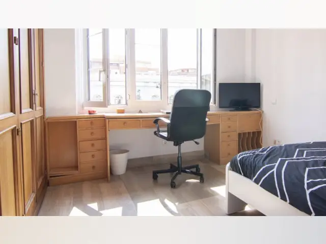 Se alquilan habitaciones en un apartamento de 7 dormitorios en Prosperidad, Madrid
