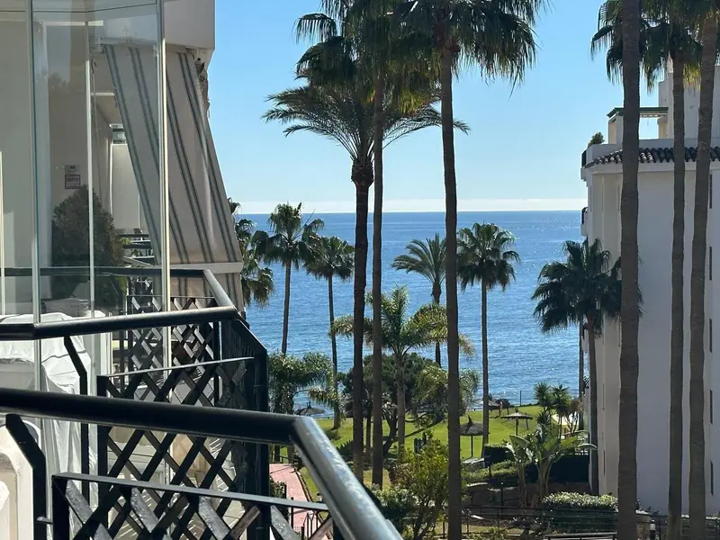 Apartamento en Calahonda 2 Dormitorios Frente al Mar