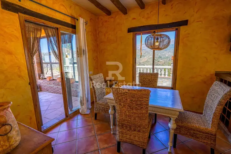 Chalet en Alquiler en Cómpeta Málaga con Piscina - Larga Temporada