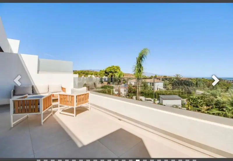 Duplex de Lujo en Estepona con Vistas al Mar