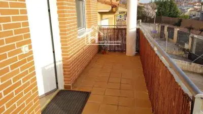 Chalet Moderno en Mondéjar 3 Dormitorios 2 Baños Garaje