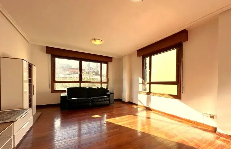 Vivienda Luminosa en Bilbao 108m2 3 Habitaciones 2 Baños Terraza Vistas Ría