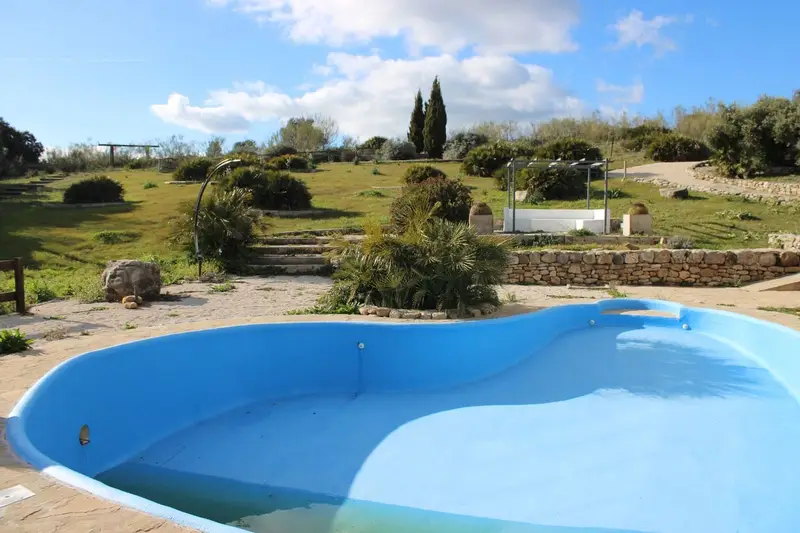 Finca Rústica con Vistas Panorámicas y Piscina en El Gastor