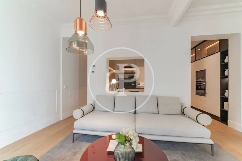 Apartamento Reformado en Almagro Madrid 94m2 2 Dormitorios
