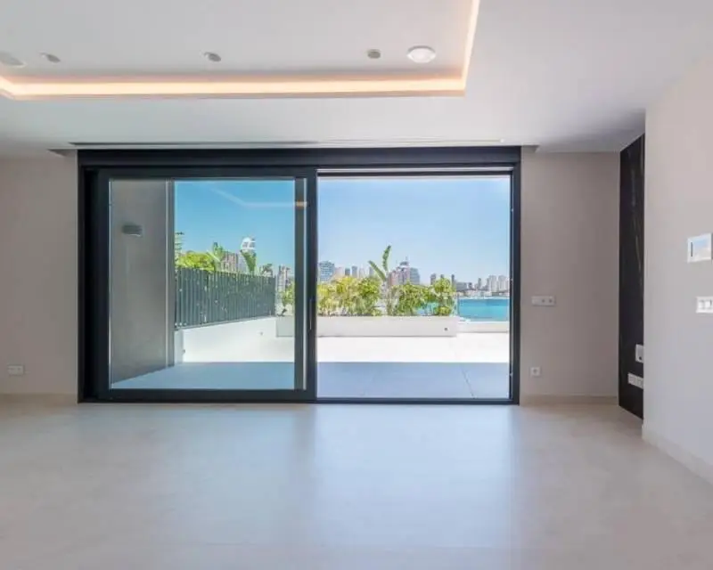 Apartamento Dúplex de Lujo en Benidorm con Vistas al Mar