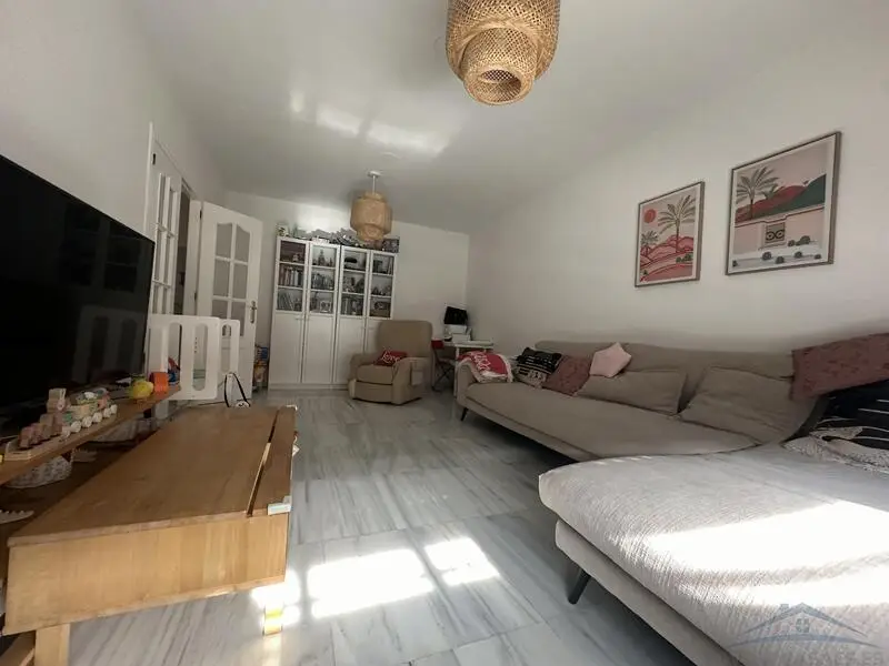 Dúplex 4 Dormitorios Aguadulce 200m2 Garaje Patio