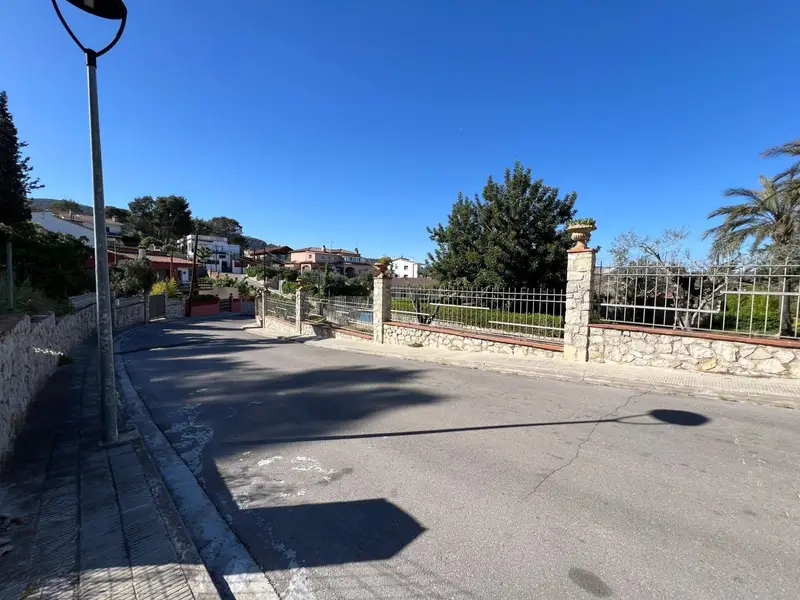 Solar en Venta en Canyelles Barcelona 442m2