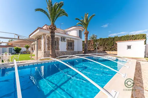 Chalet familiar en Alicante con piscina y jardin cerca de la playa