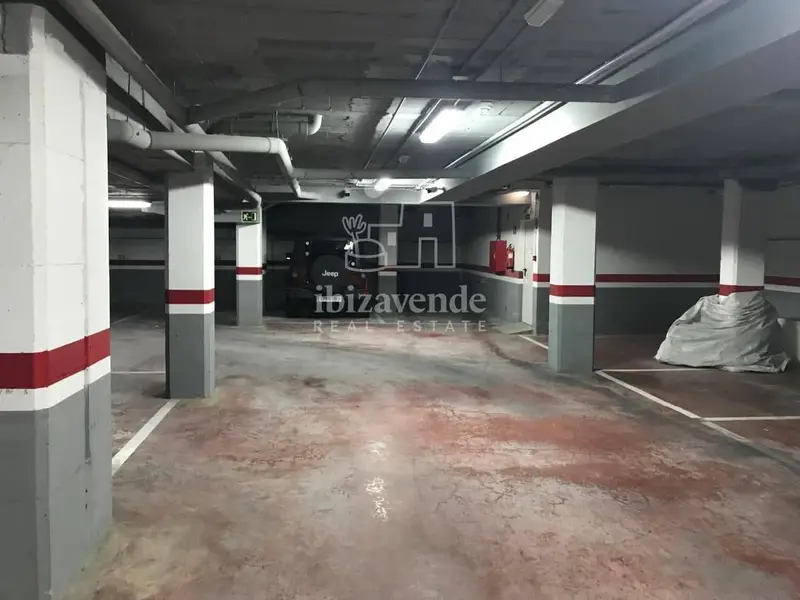 Garaje en venta en Marina Botafoc Ibiza