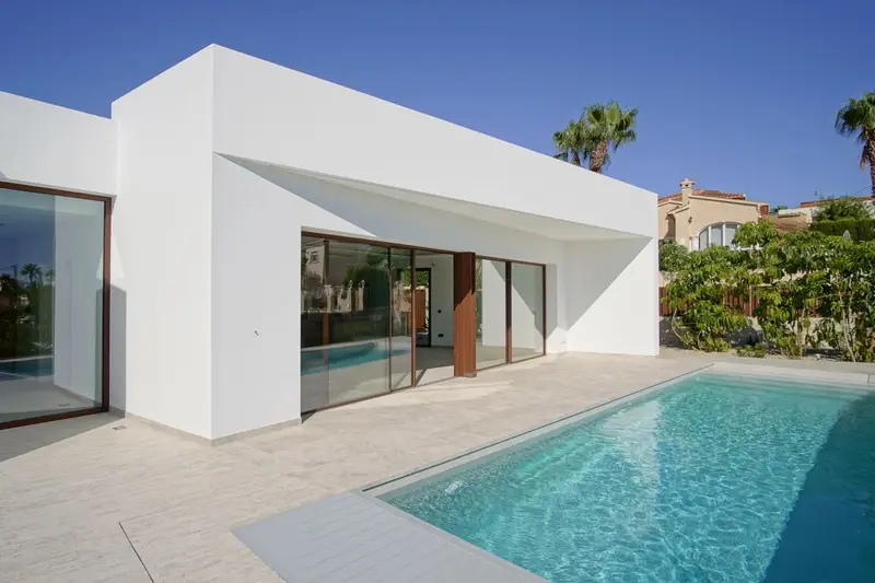 Villa de Lujo en Benissa con Piscina Climatizada y Spa
