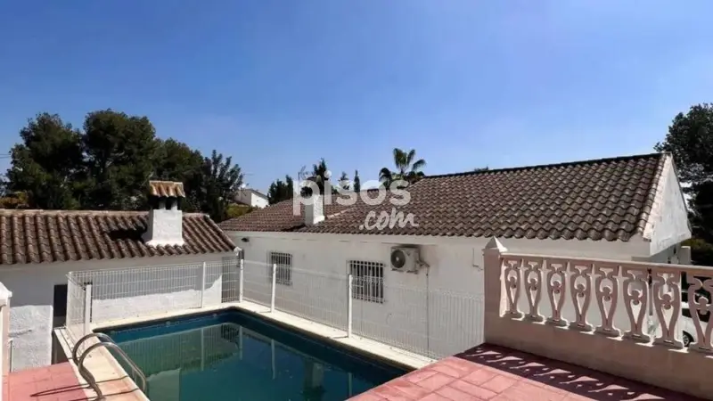 Chalet en Venta Vilamarxant 4 Dormitorios Jardin Piscina