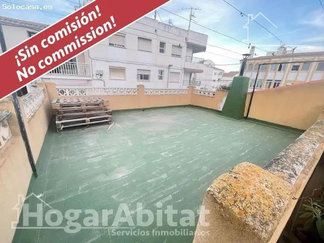 Casa Amplia con Terraza y Parcela en el Centro